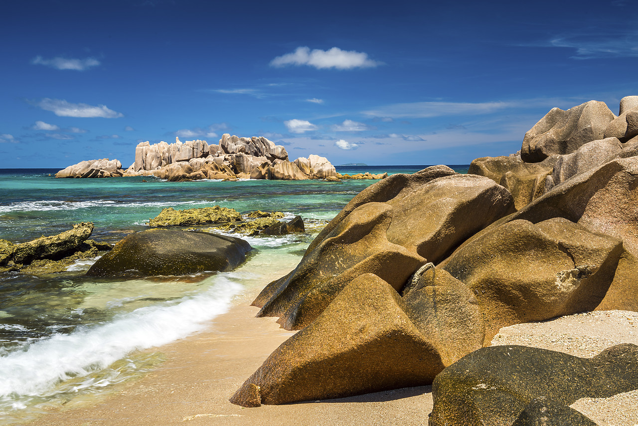 #150250-1 - Granite Boulders & Beach, La Digue, Seychelles