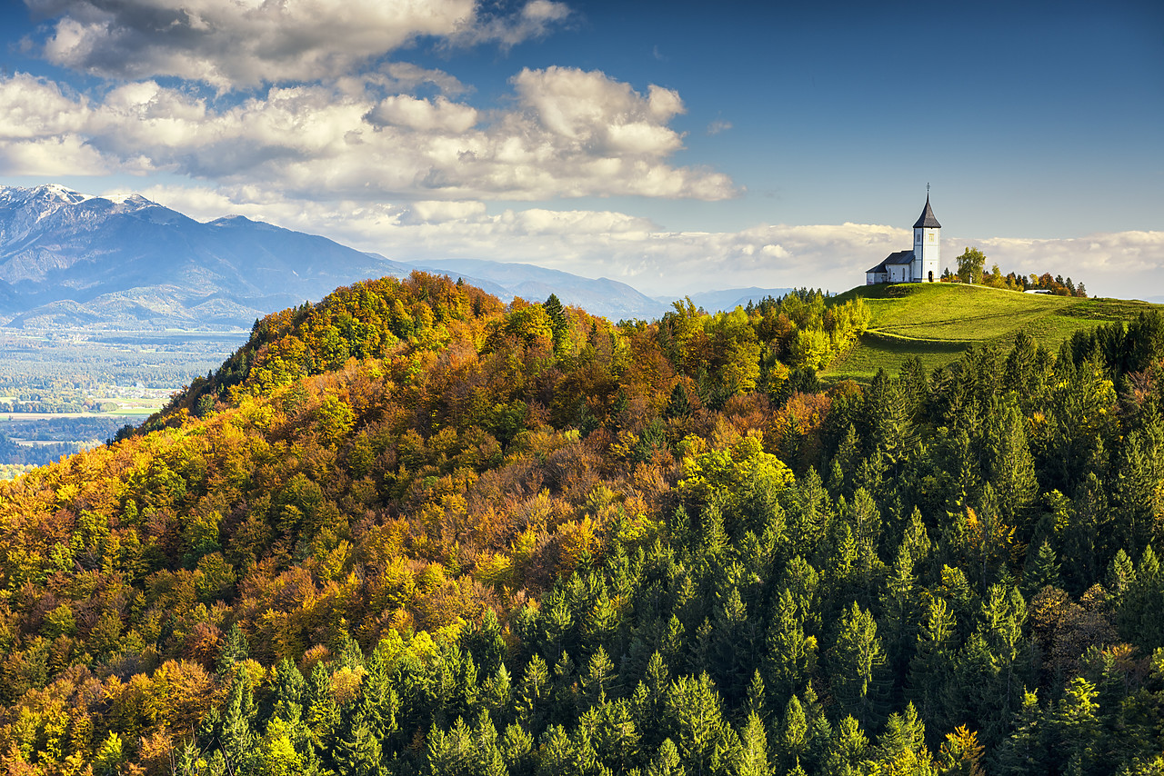 #150500-1 - Church of St. Primoz in Autumn, Jamnik, Gorenjska, Slovenia, Europe