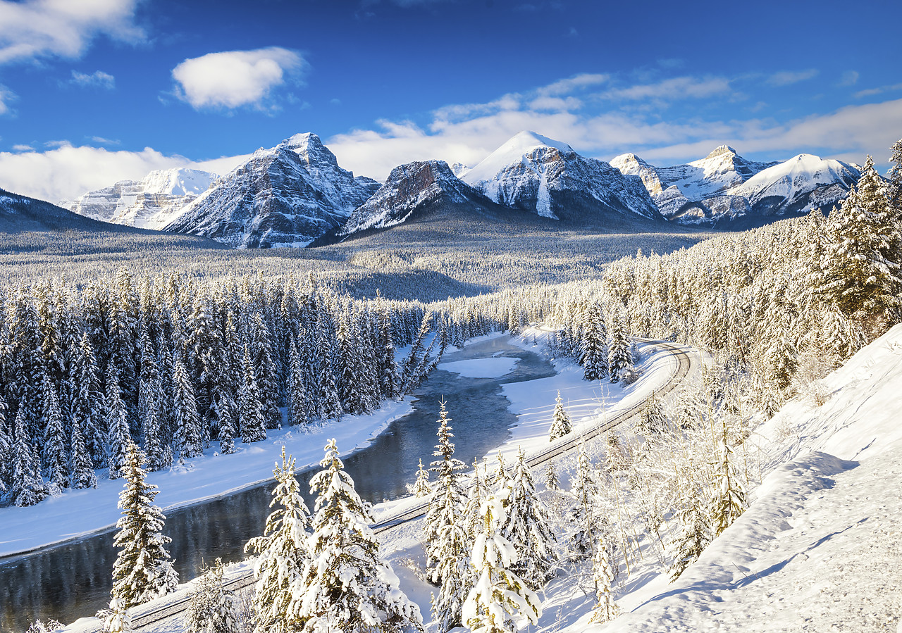#150555-1 - Morant's Curve in Winter, Banff National Park, Alberta, Canada