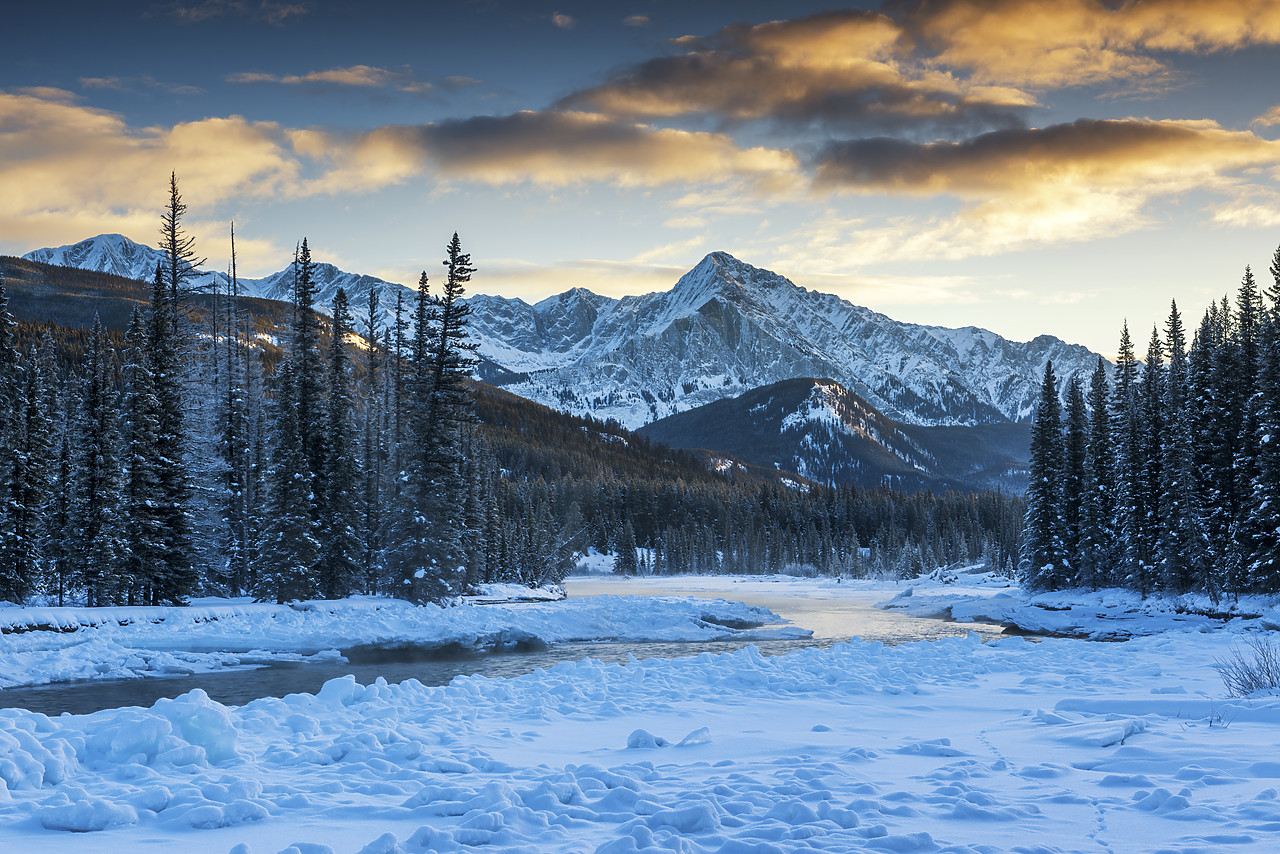 #150582-1 - Winter Sunrise over Bow River, Banff National Park, Alberta, Canada