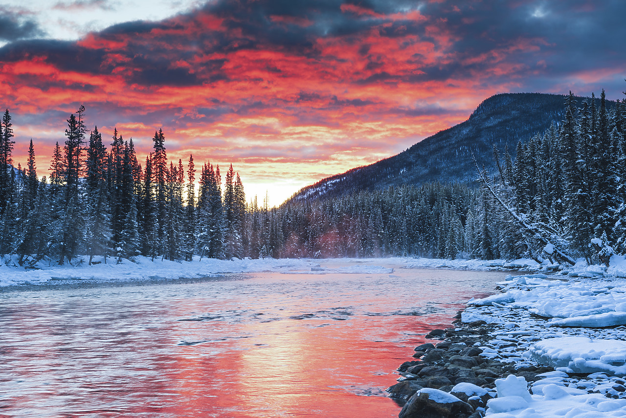 #150585-1 - Winter Sunrise over Bow River, Banff National Park, Alberta, Canada