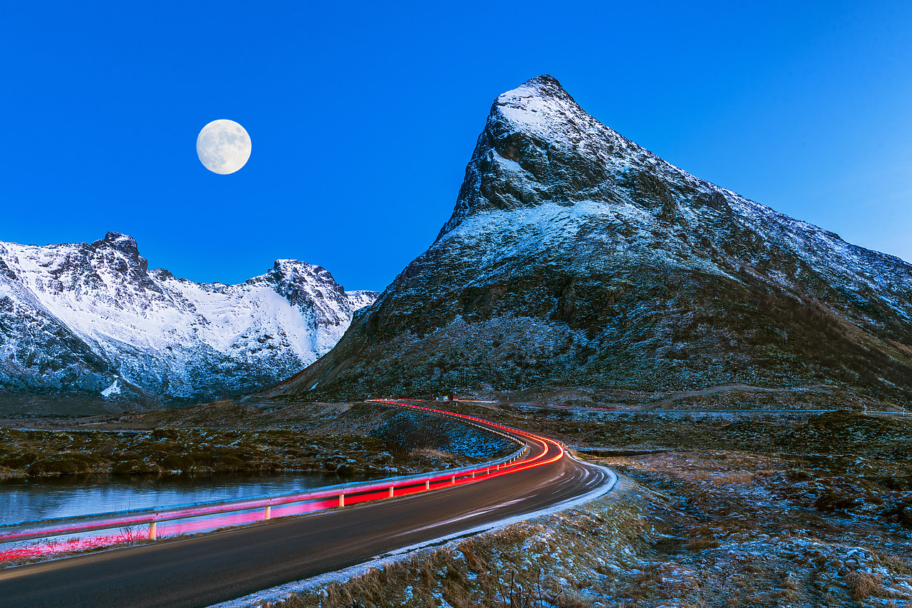#170101-1 - Light Trails & Full Moon, Finnbyen,  Lofoten Islands, Norway