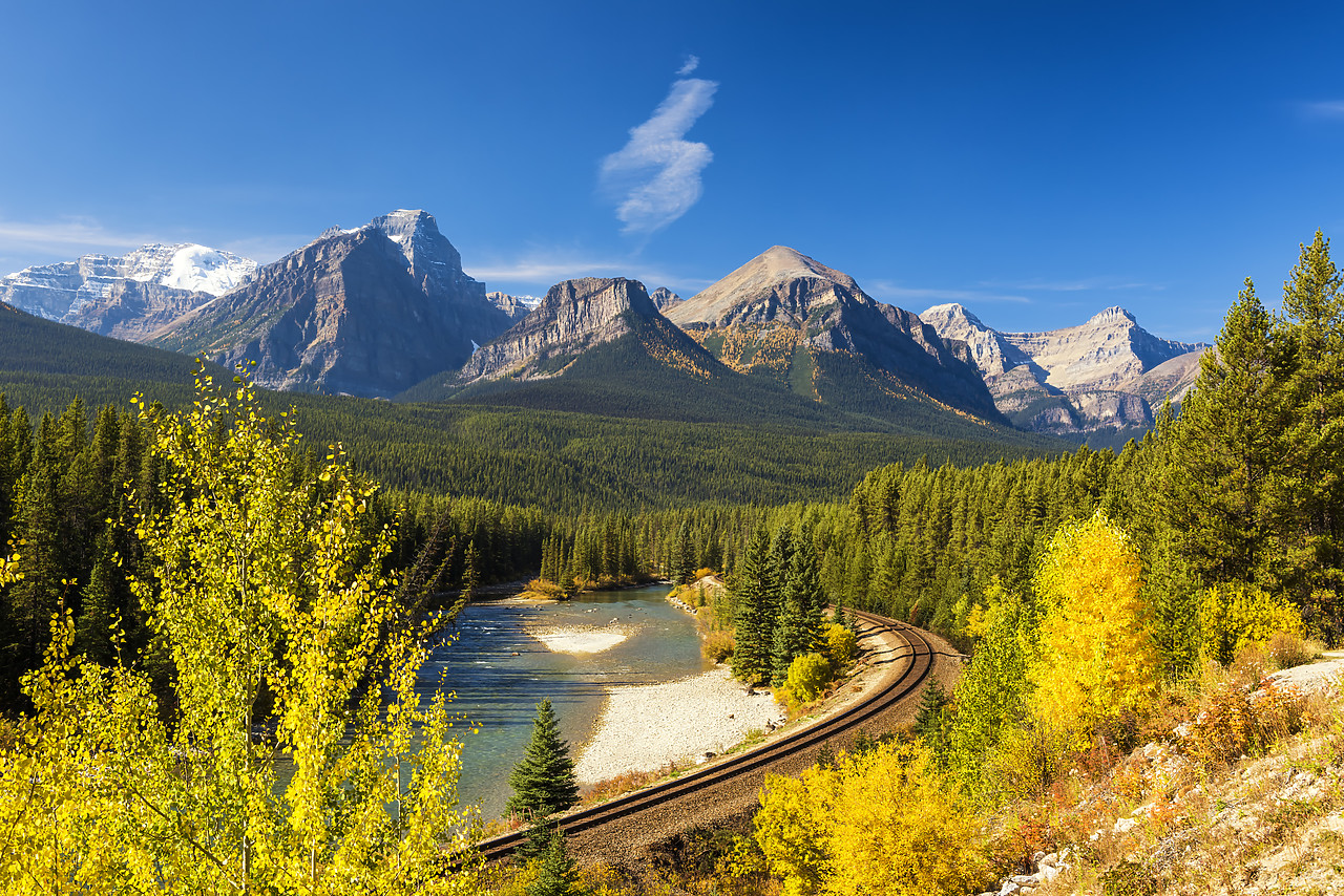 #170376-1 - Morant's Curve in Autumn, Banff National Park, Alberta, Canada