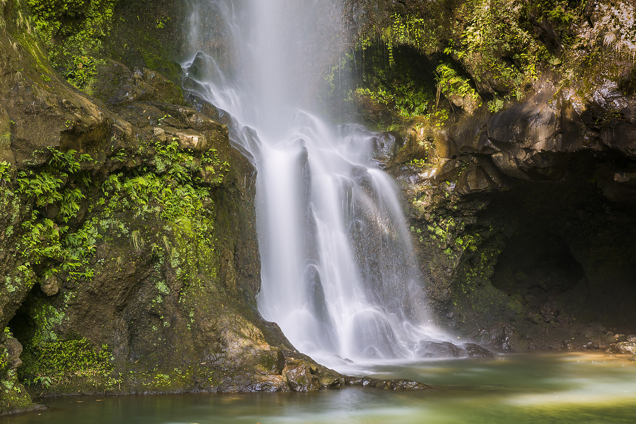 #170413-1 - Hanawi Falls, Maui, Hawaii, USA