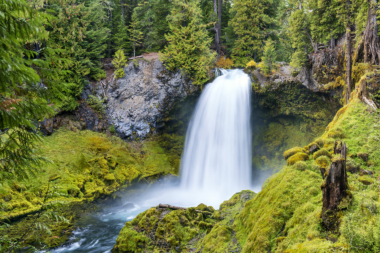 #170527-1 - Sahalie Falls, Willamette National Forest, Oregon, USA