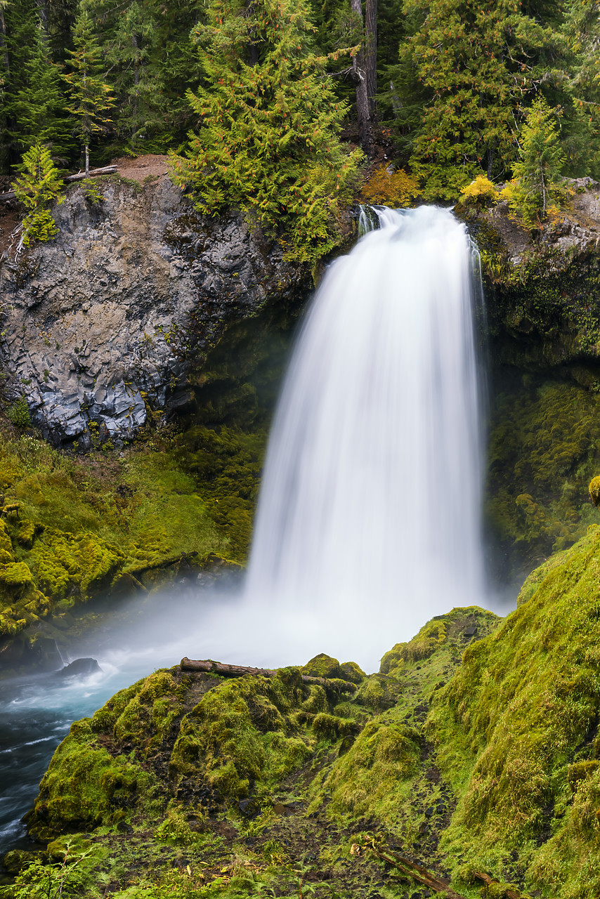 #170527-2 - Sahalie Falls, Willamette National Forest, Oregon, USA