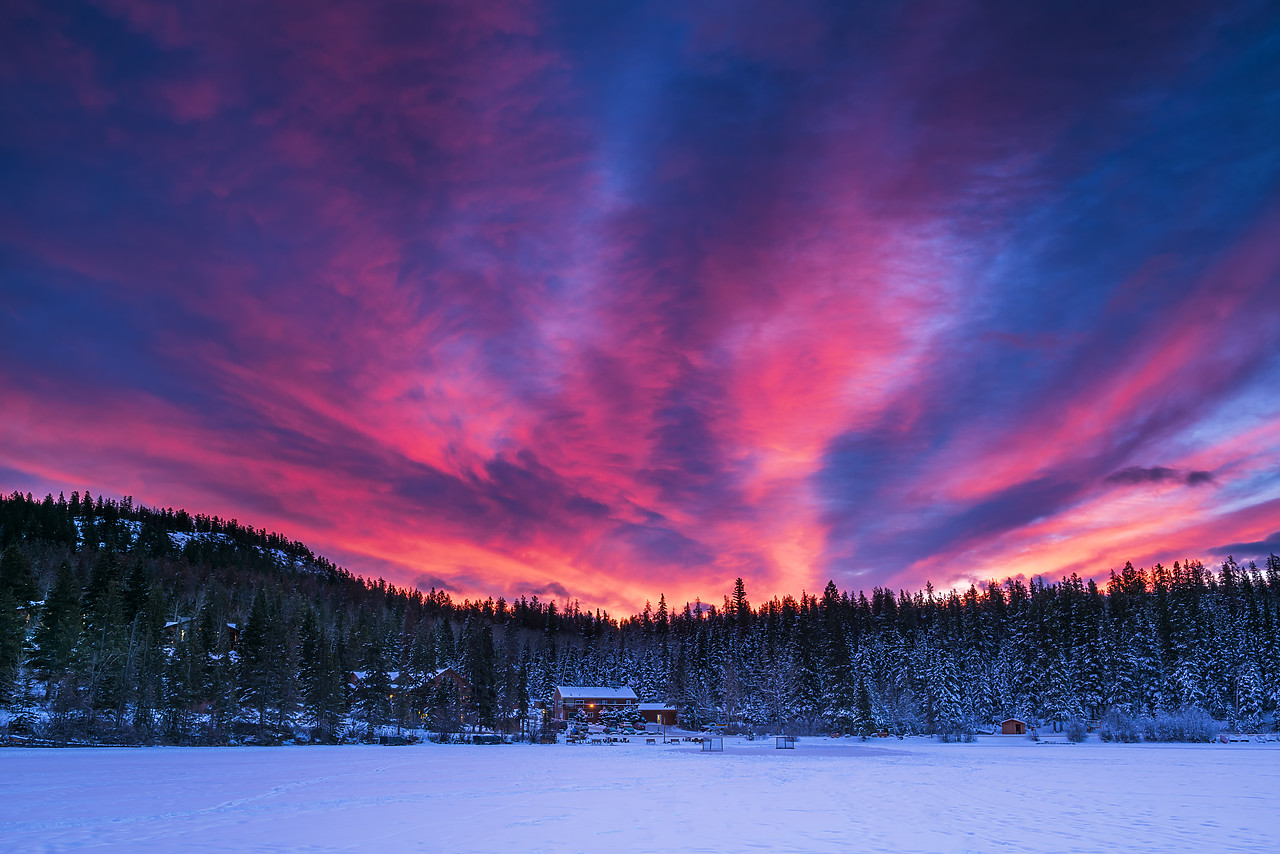 #180070-1 - Sunrise Over Pyramid Lake, Jasper National Park, Aberta, Canada