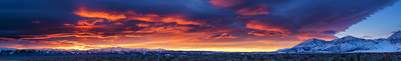 #190103-2 - Sunrise over the Sierra Nevadas, Owens Valley, California, USA