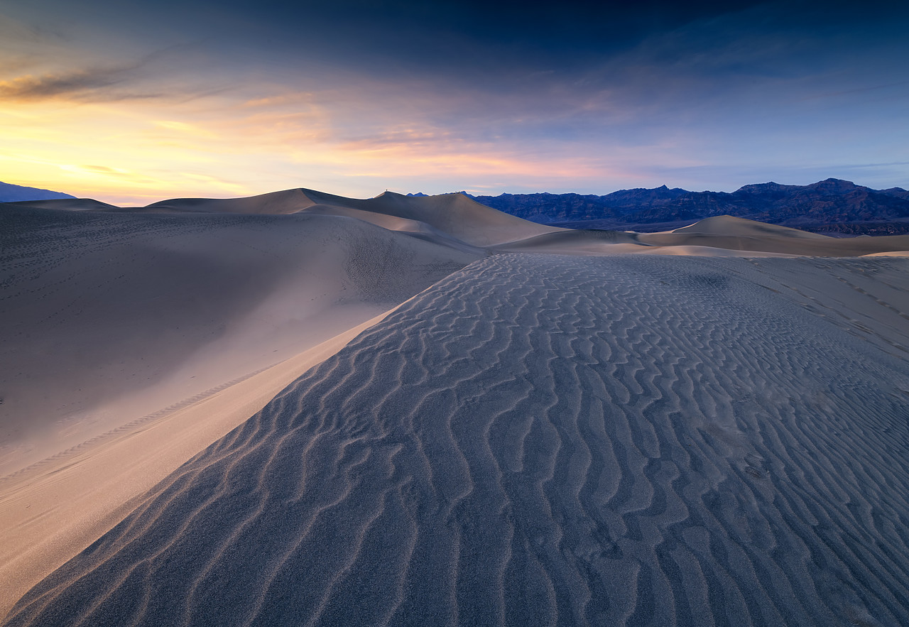 #190119-1 - Mesquite Dunes at Sunrise, Death Valley National Park, California, USA