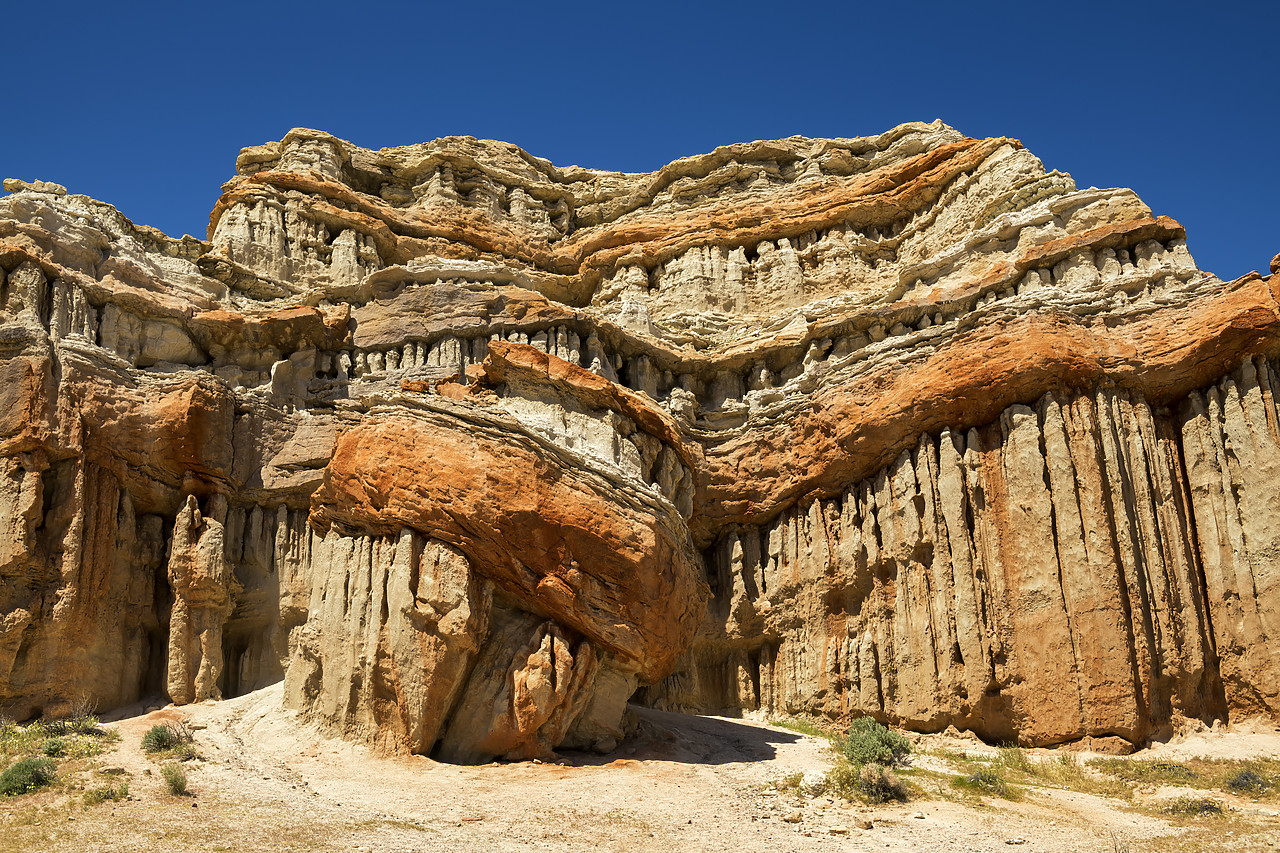 #190126-1 - Unusual Rock Formations, Red Rock State Park, California, USA