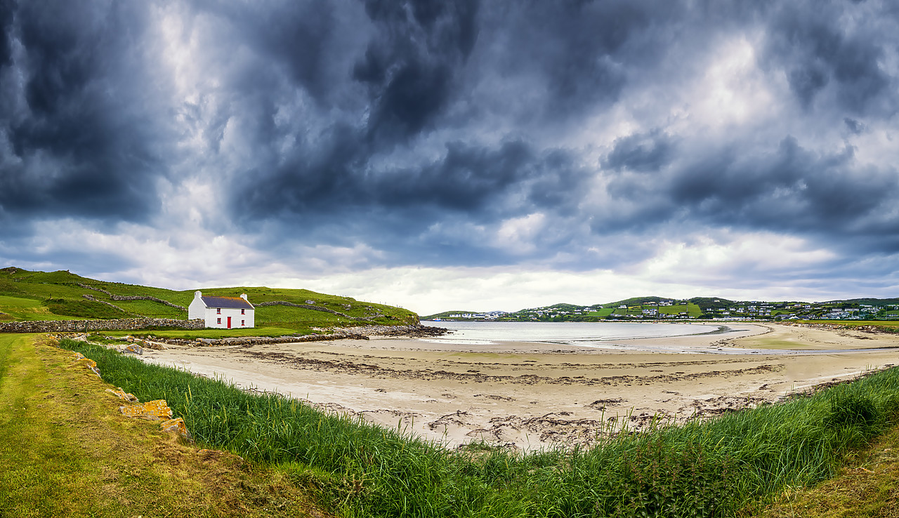 #190314-1 - Traditional Irish Cottage on a Beach, County Donegal, Ireland