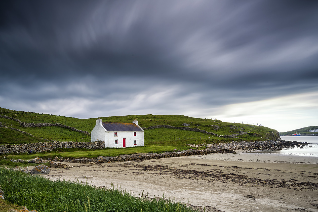 #190315-1 - Traditional Irish Cottage on a Beach, County Donegal, Ireland