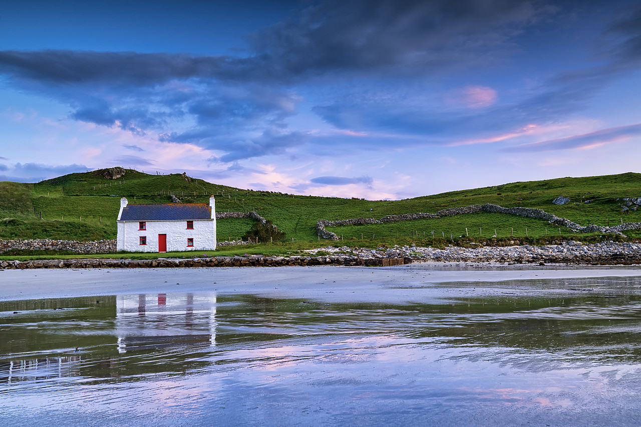 #190316-1 - Traditional Irish Cottage on a Beach, County Donegal, Ireland