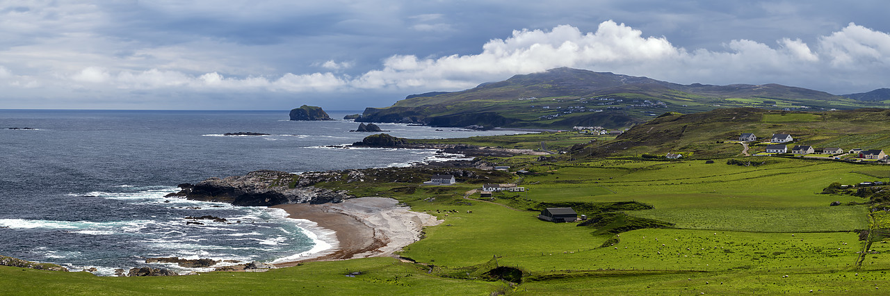 #190326-1 - Coastline near Malin Head, Co. Donegal, Ireland