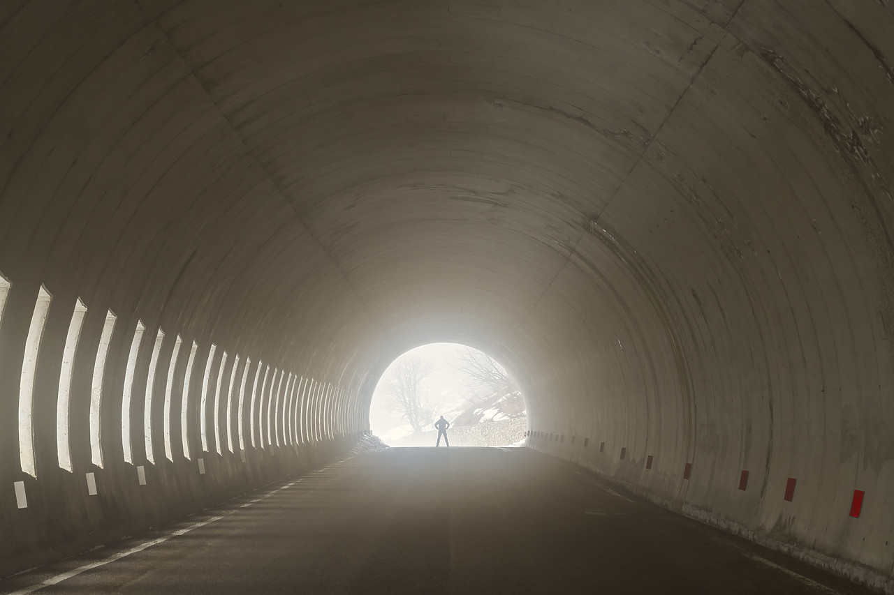 #190390-1 - Man in Tunnel, Italy