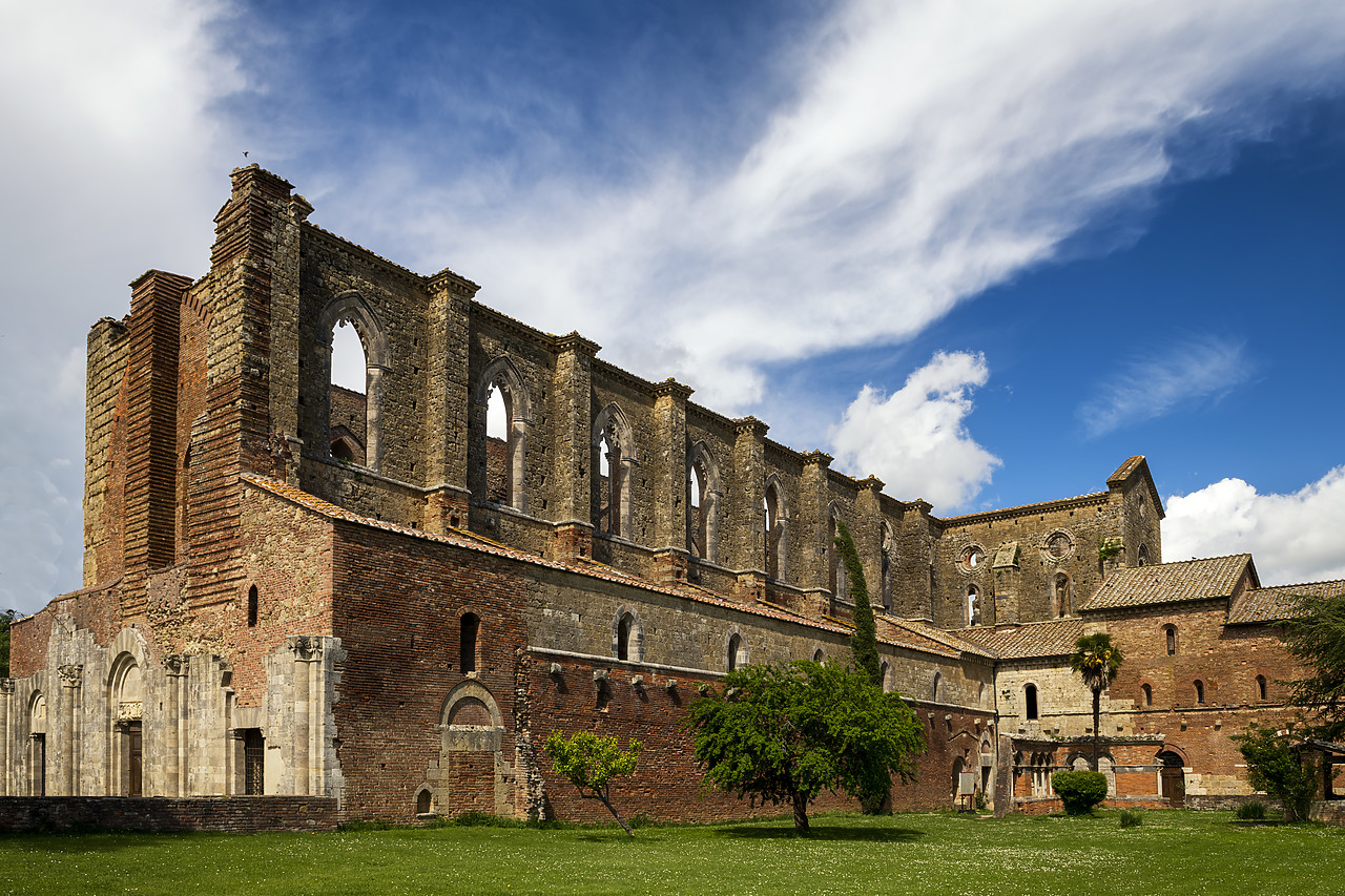 #190398-1 - The Abbey of San Galgano, Tuscany, Italy