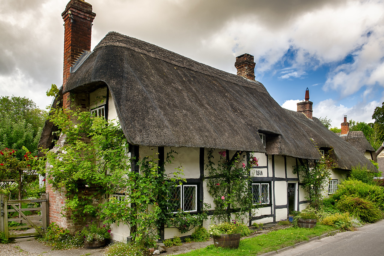 #190513-1 - Thatch Cottage, Wherwell, Hampshire, England