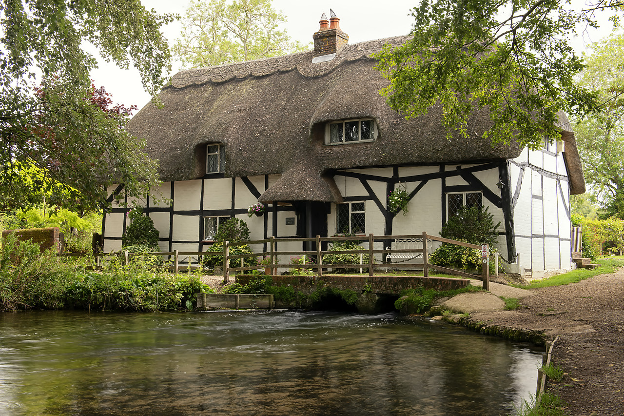 #190519-1 - The Fulling Mill Cottage, New Alresford, Hampshire, England