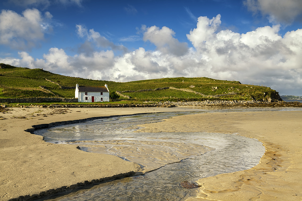 #190577-1 - Traditional Irish Cottage on a Beach, County Donegal, Ireland