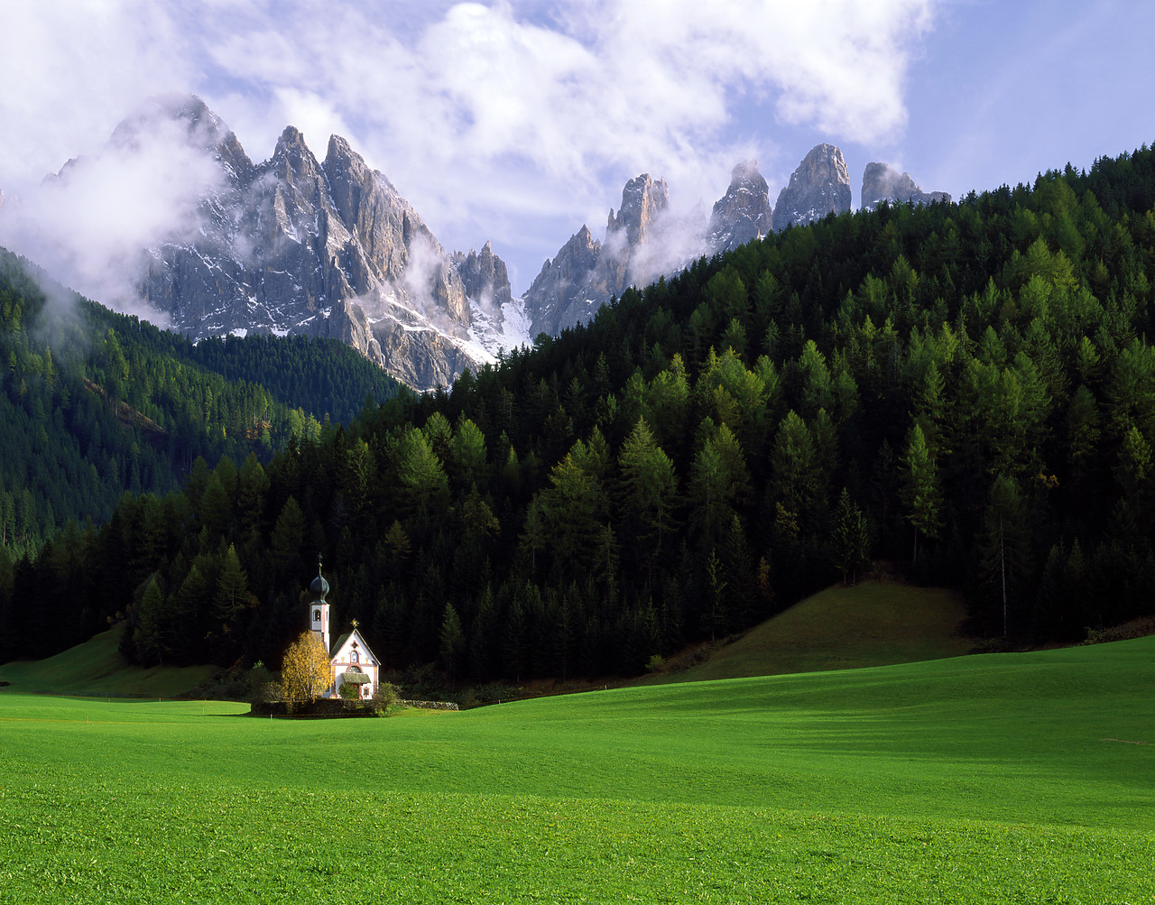 #200139-4 - Church & Dolomites, St. Johann, Val de Funes, Italy