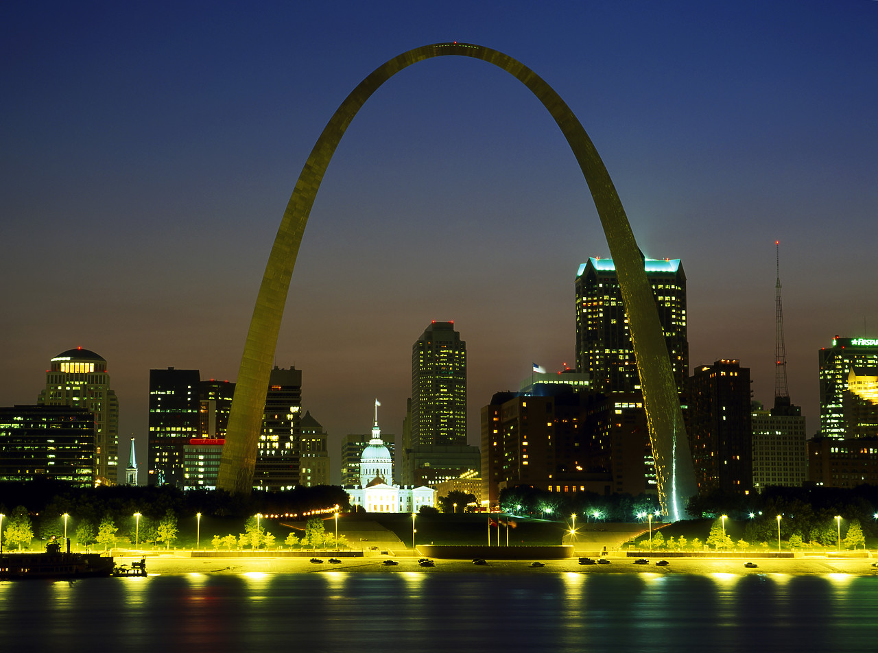 #200442-1 - Arch & Skyline at Night, St. Louis, Missouri, USA