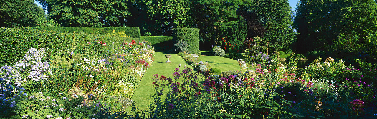 #200496-2 - Coton Manor Gardens, Coton, Northamptonshire, England