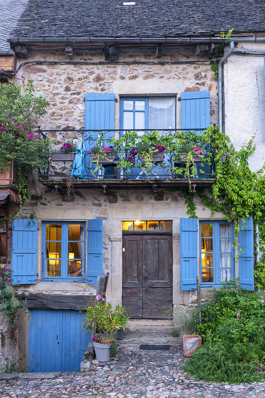 #220305-1 - Village House, Najac,  Aveyron, Occitanie, France