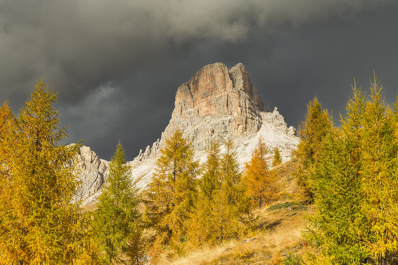 #220706-1 - Cinque Torri from Passo Giau in Autumn, Dolomites, South Tyrol, Italy