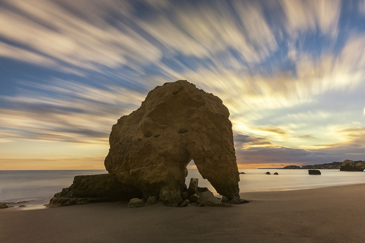 #220800-1 - Sea Stack on Tres Castelos Beach, PortimÄo, Algarve, Portugal