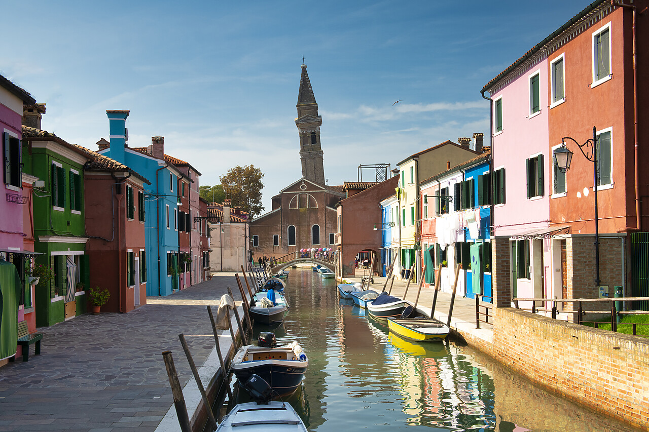 #220818-1 - Leaning Church Tower & Colourful Houses,  Burano, Venice, Italy