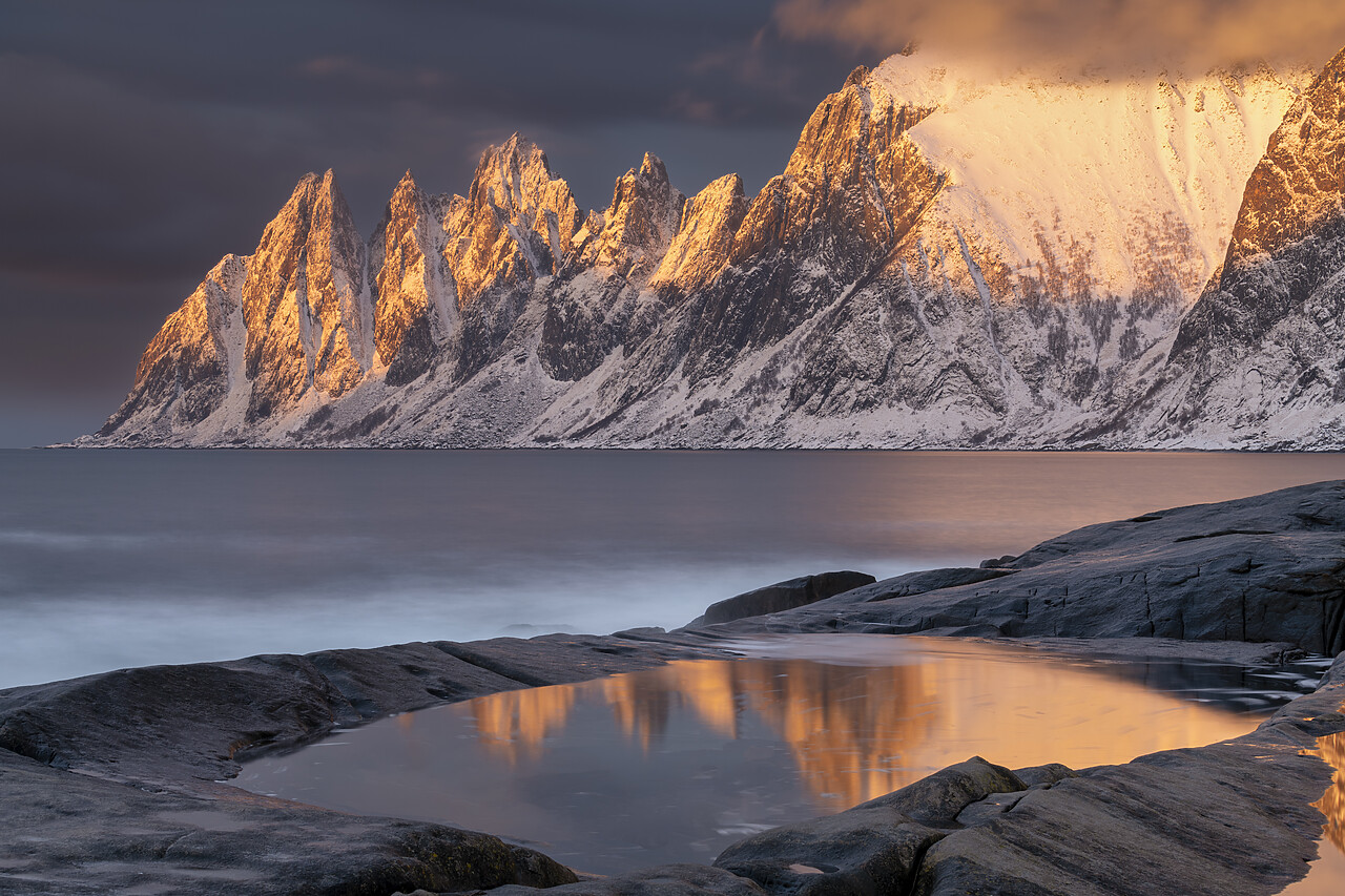 #230020-1 - Last Light on Devil's Jaw in Winter, Tungensnet, Senja, Norway