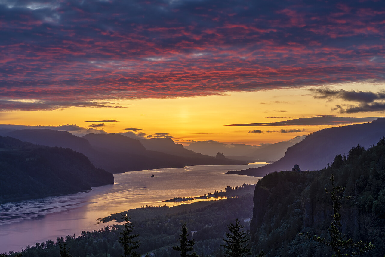 #240262-1 - Sunrise over the Columbia River Gorge, Oregon, USA