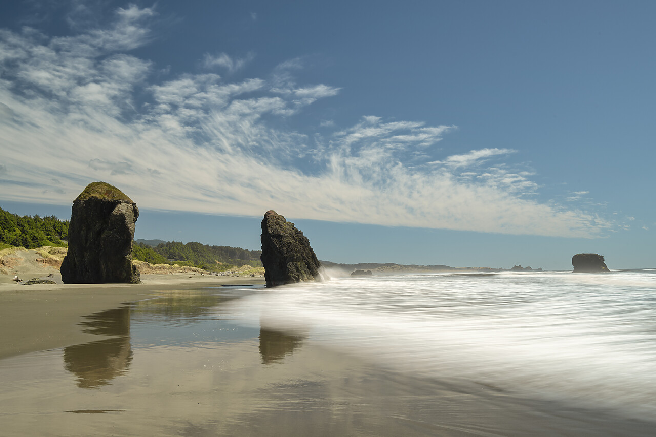 #240304-1 - Sea Stacks along Myers Creek Beach, Oregon, USA