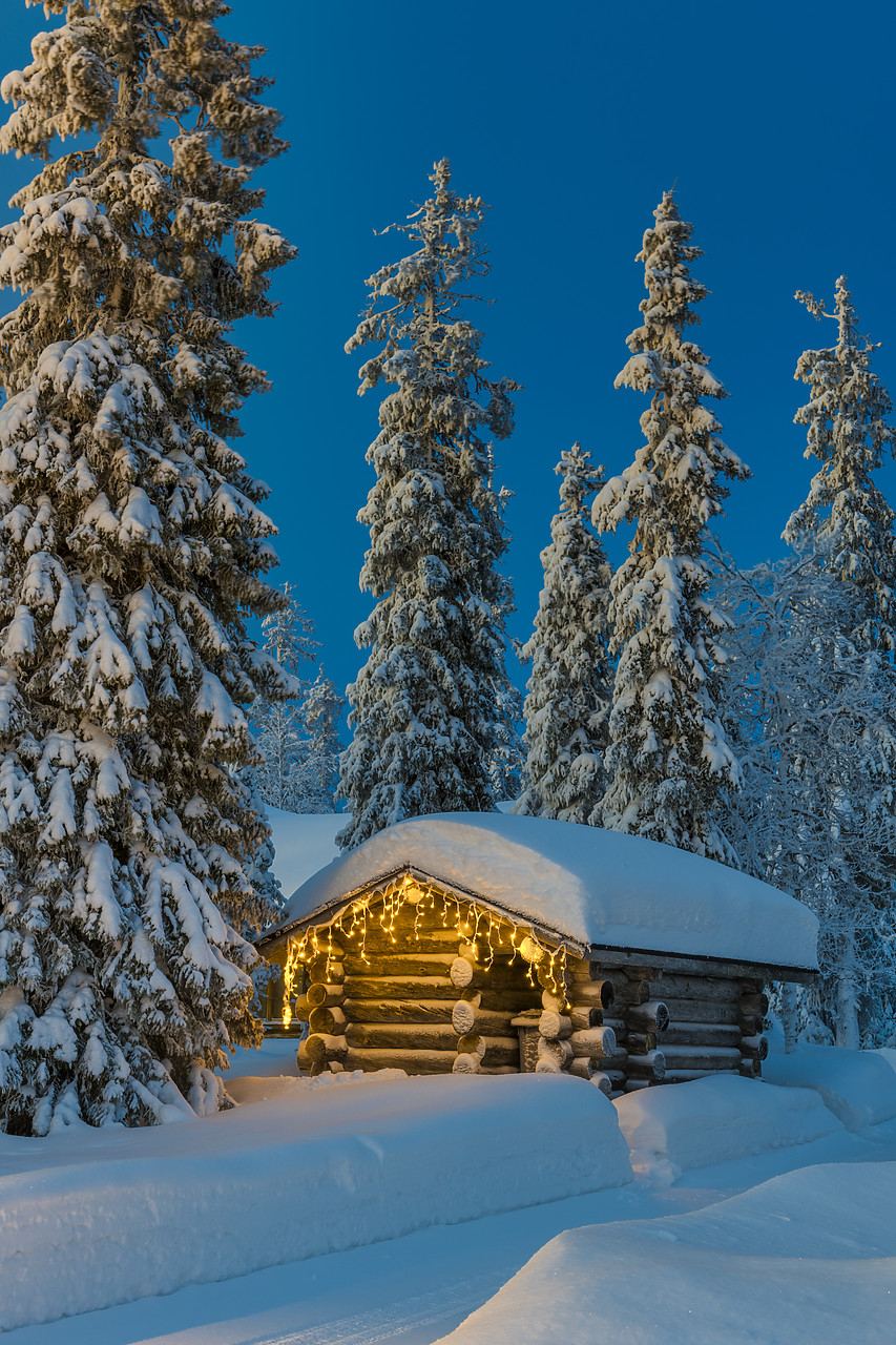 #400064-2 - Cabin in Winter, Ruka, Finland