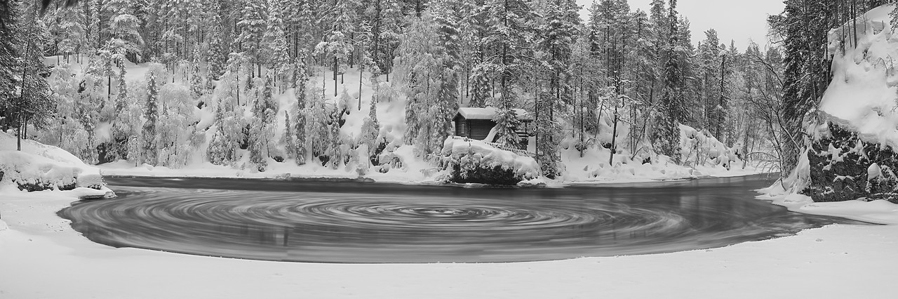 #400066-2 - Cabin in Winter on Kitka River, Oulanka National Park, Kuusamo, Finland