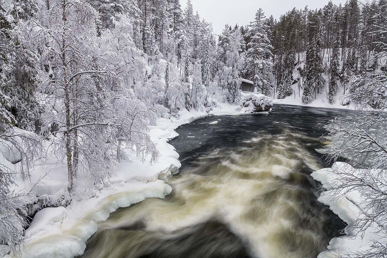 #400068-1 - Cabin in Winter on Kitka River, Oulanka National Park, Kuusamo, Finland