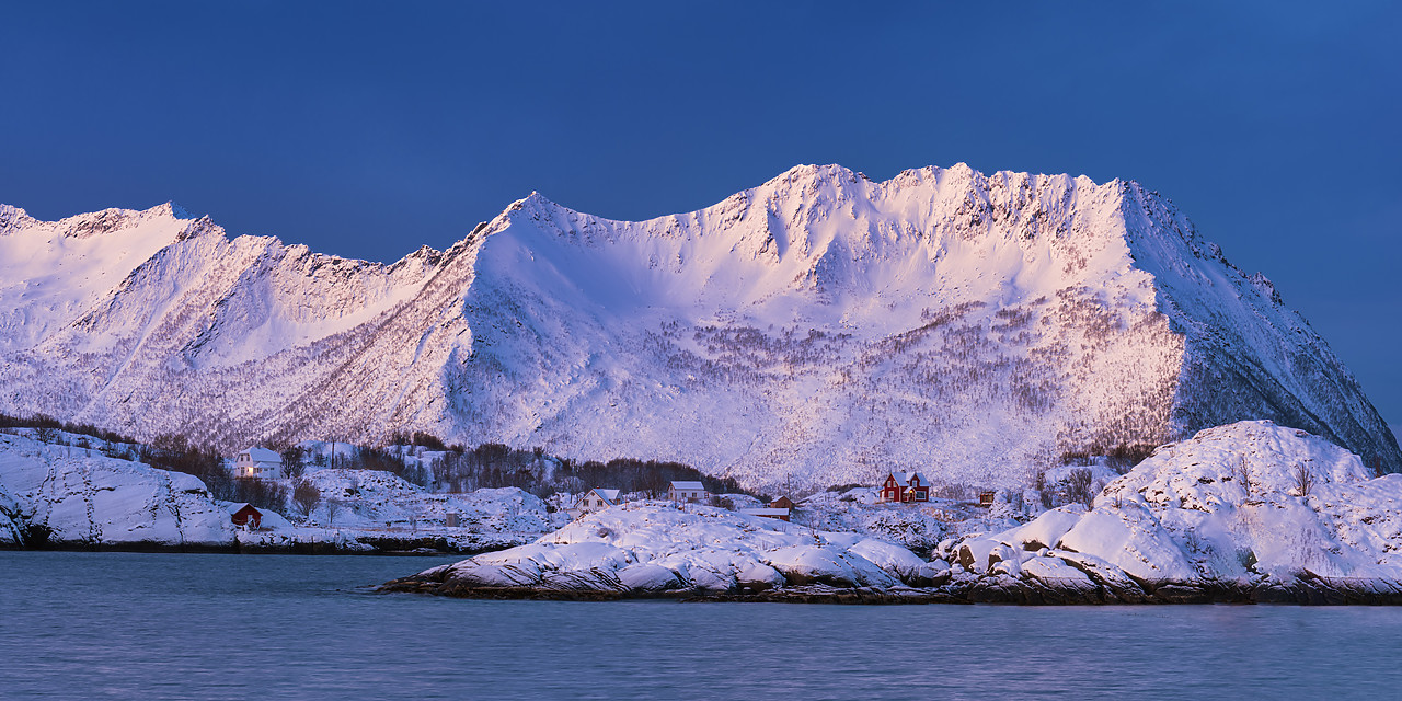 #400078-3 - Red House below Reinstinden, Senja, Norway