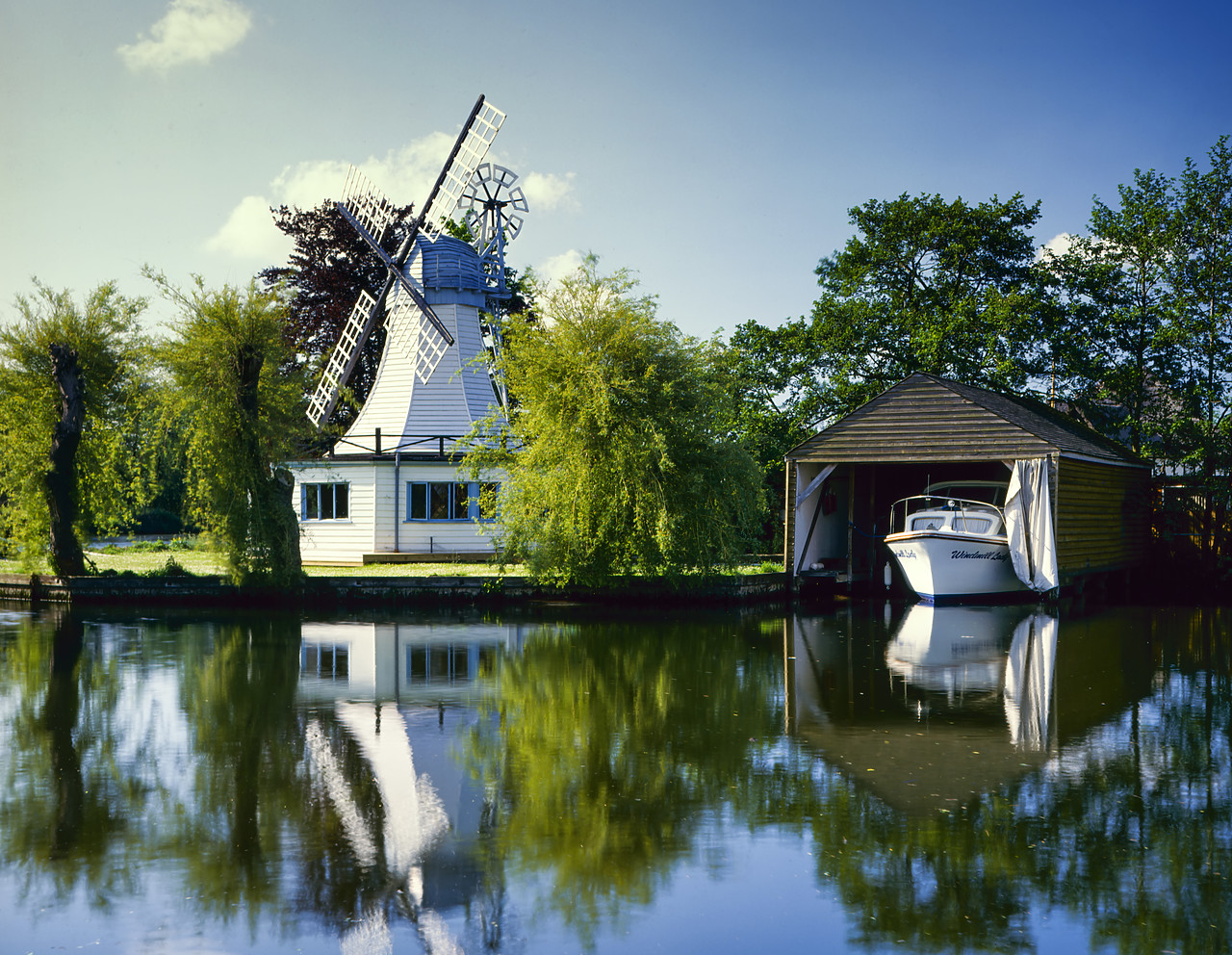 #400143-1 - Windmill Cottage, Horning, Norfolk Broads National Park, Norfolk, England