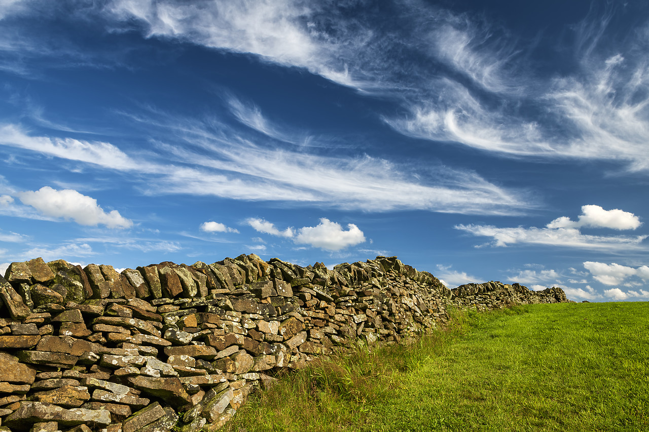 #400198-1 - Cloudscape & Stone Wall, Peak District National Park, Derbyshire, England