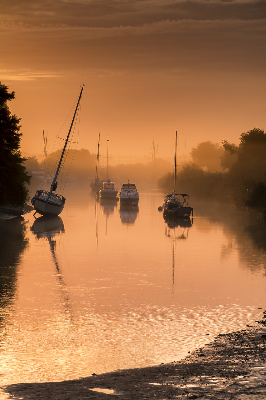#400218-1 - Misty Morning on River Frome, Wareham, Dorset, England