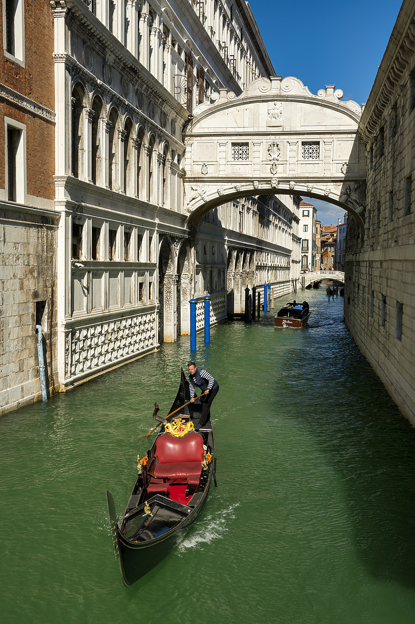 #400301-1 - Gondola under Bridge of Sighs, Venice, Italy