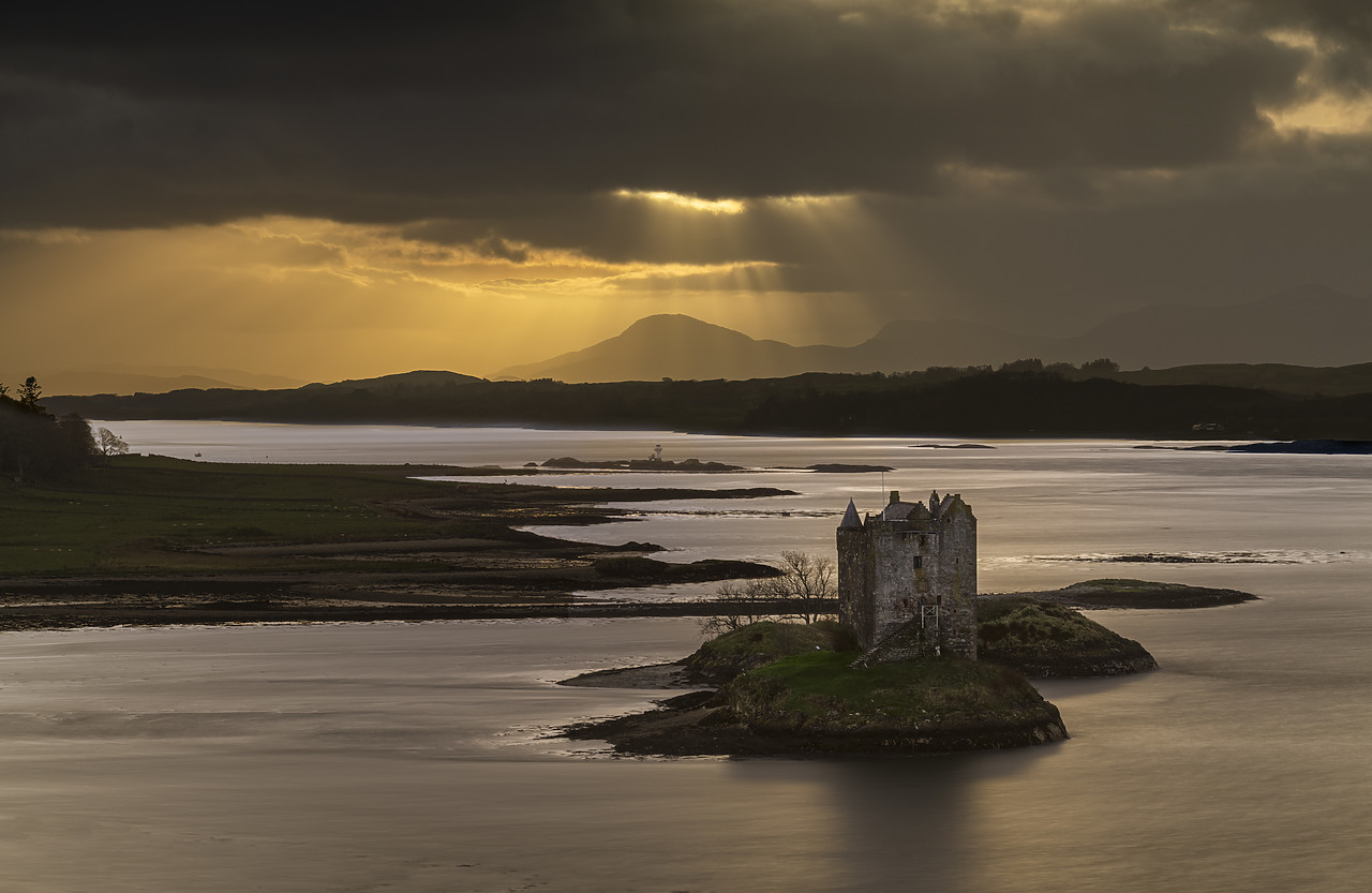 #410468-1 - Sunrays over Castle Stalker, Appin, Argyll & Bute, Scotland