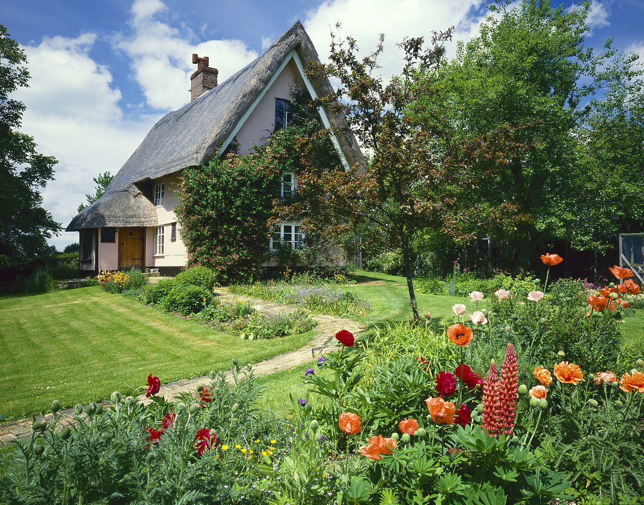 #86713-3 - Thatched Cottage & Garden, near Dennington, Suffolk, England