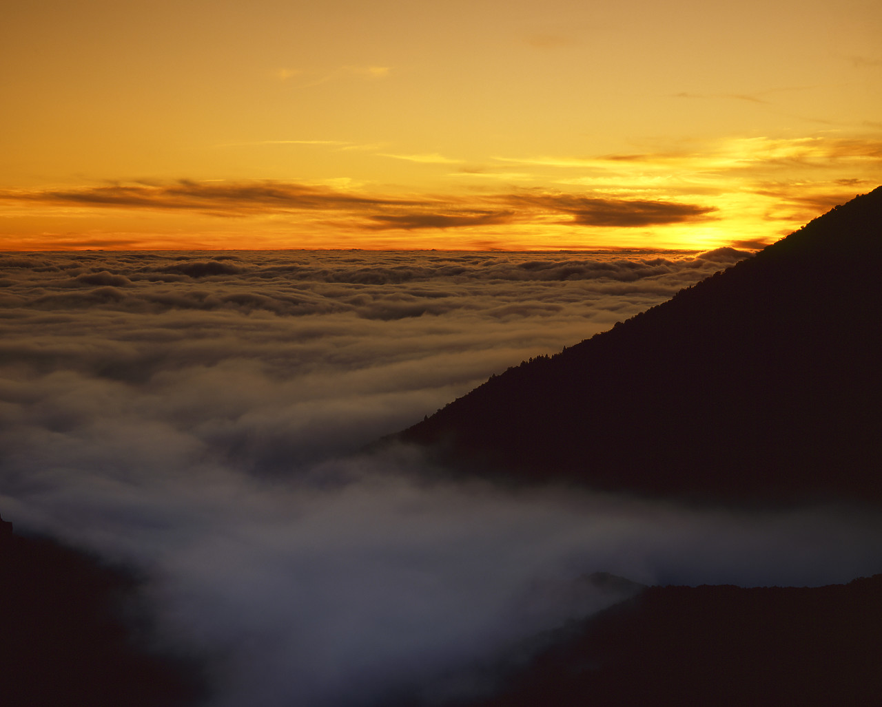 #86773 - Sunsetting over Cloud Inversion, Tenerife, Canary Islands