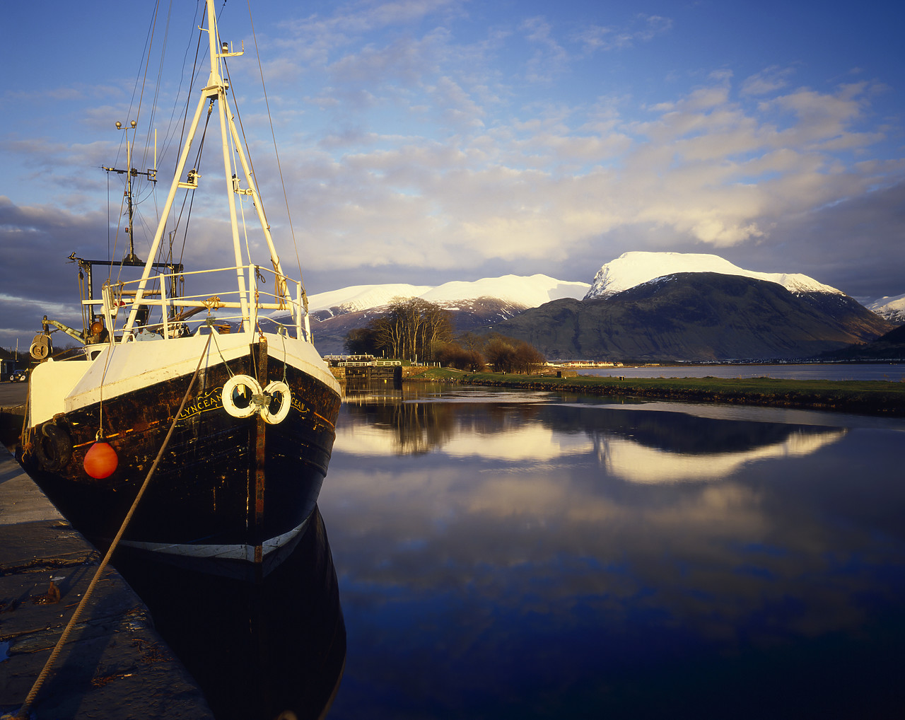 #881217-1 - Ben Nevis & Caledonian Canal, Corpach, Highland Region