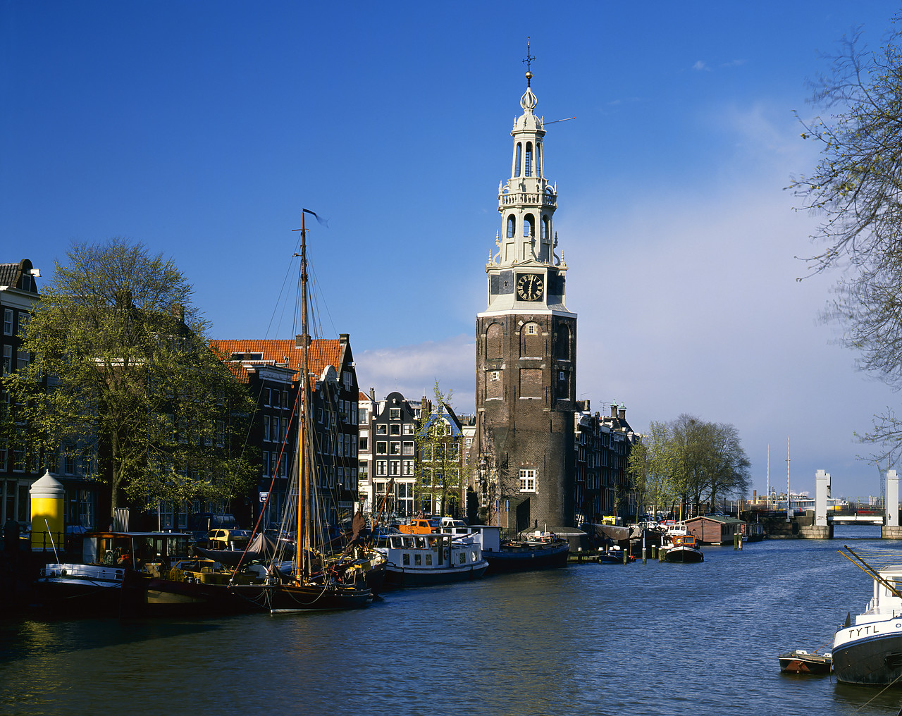 #892035 - Montel Bann Tower & Canal, Amsterdam, Holland