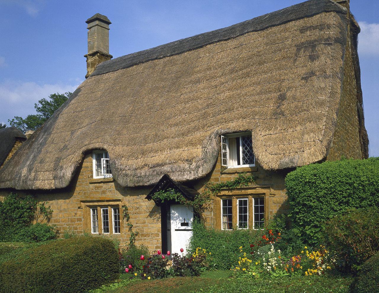 #892162-2 - Thatched Cottage & Garden, Great Tew, Oxfordshire, England