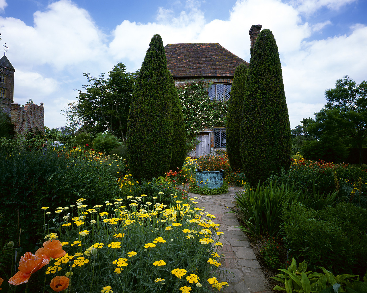 #892232-1 - Garden Path & Cottage, Sissinghurst, Kent, England
