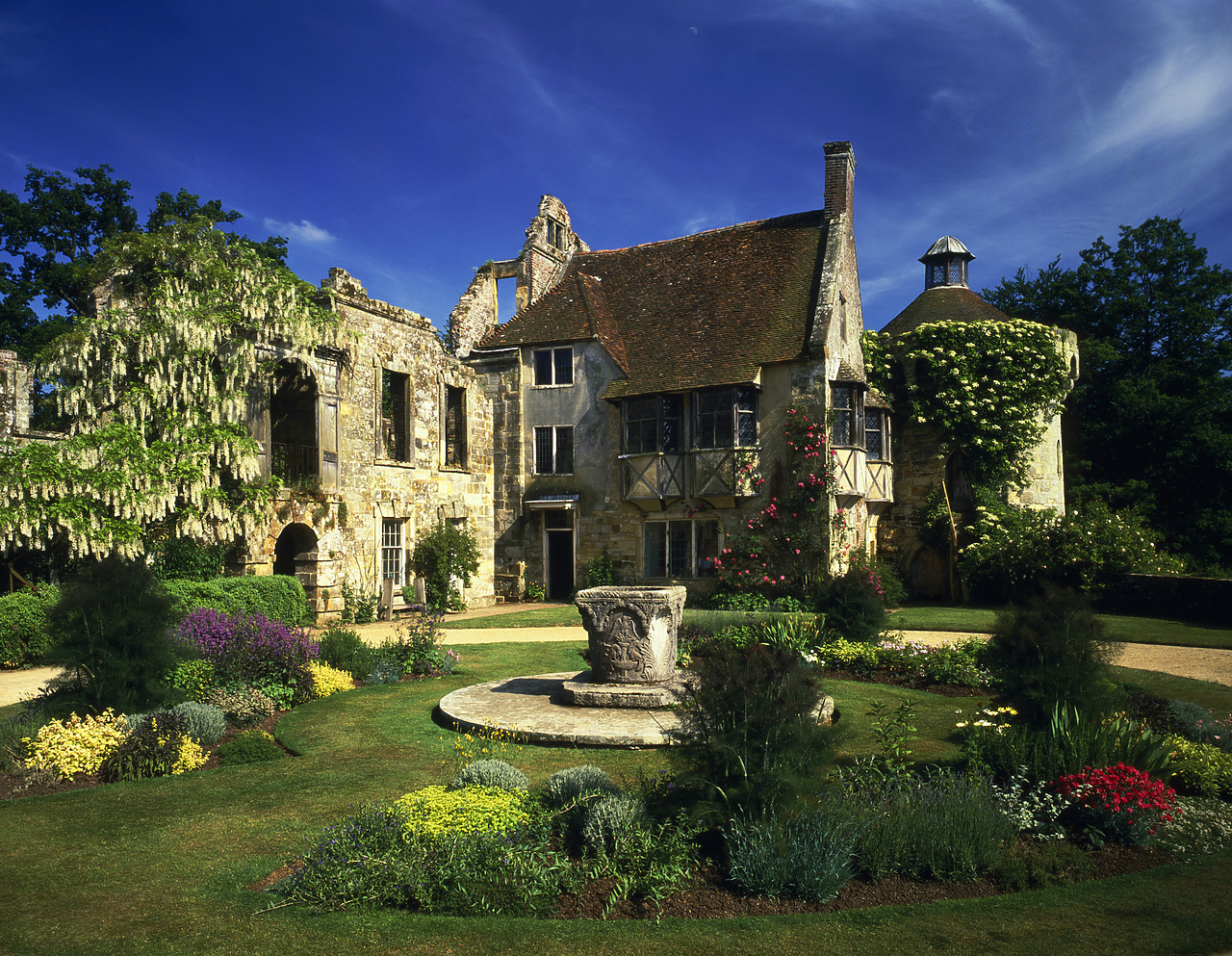 #892239-2 - Scotney Castle, Lamberhurst, Kent, England