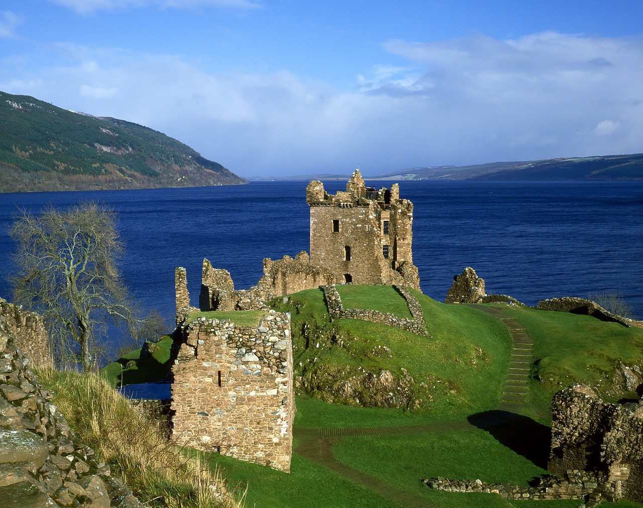 #902606-1 - Urquhart Castle, Loch Ness, Highland Region, Scotland